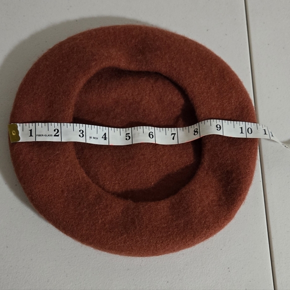 Wool Fox Ears Rust Painter Beret - Picture 5 of 7